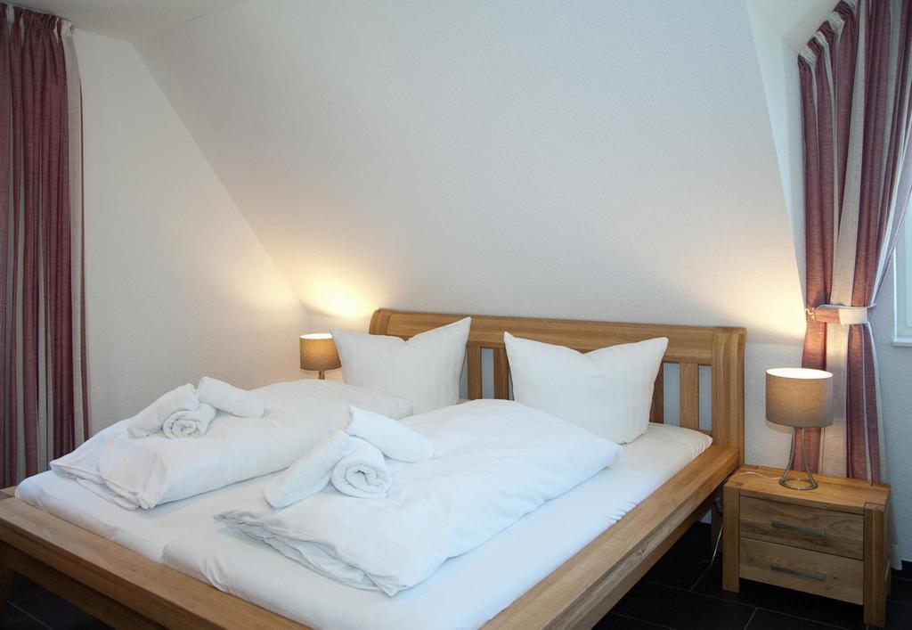 Ferienhaus Emmely Nur Wenige Gehminuten Zum Strand Ruhig Glowe Zewnętrze zdjęcie