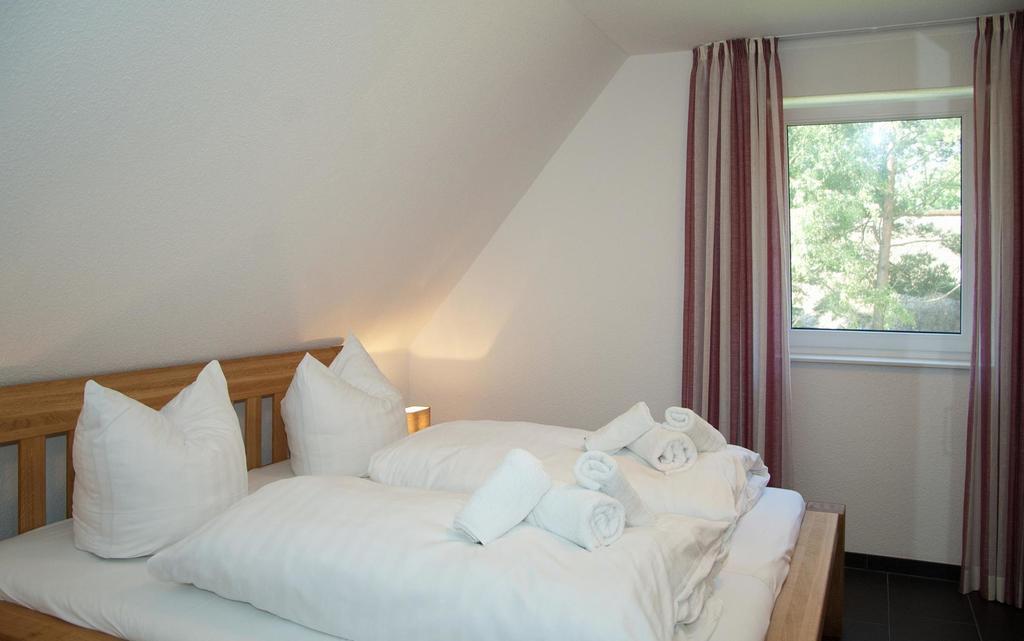 Ferienhaus Emmely Nur Wenige Gehminuten Zum Strand Ruhig Glowe Zewnętrze zdjęcie