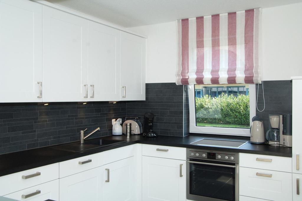 Ferienhaus Emmely Nur Wenige Gehminuten Zum Strand Ruhig Glowe Zewnętrze zdjęcie
